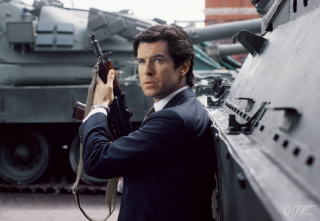 FOCUS OF THE WEEK: PIERCE BROSNAN