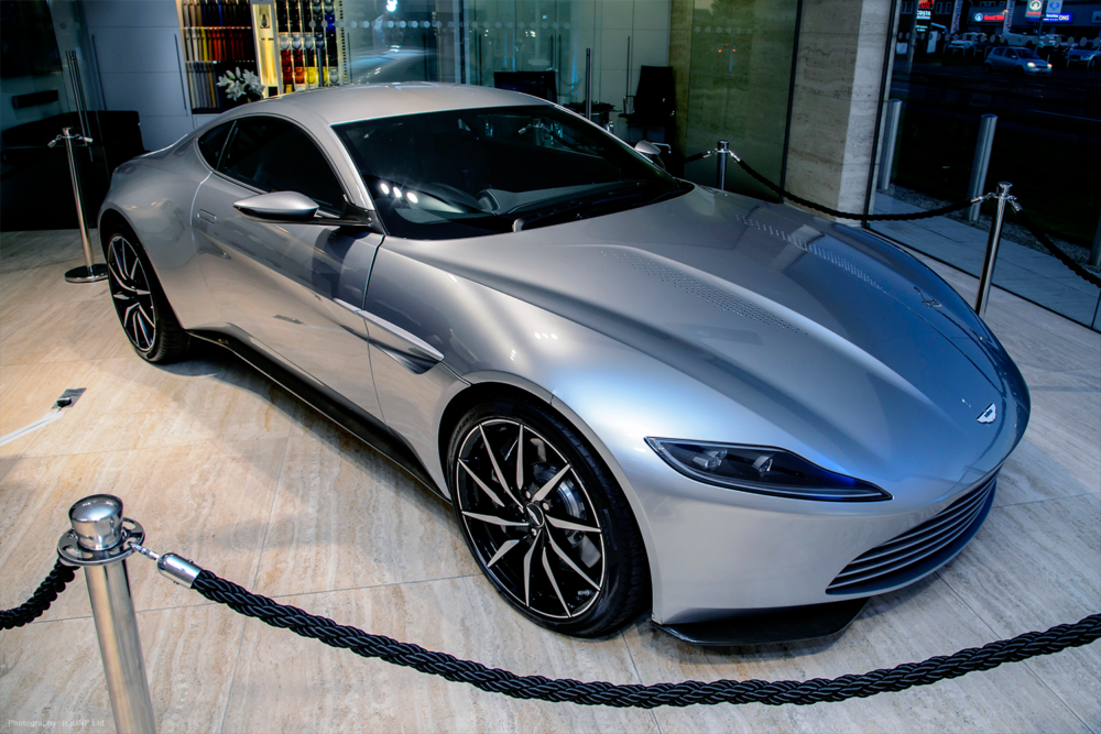 Aston Martin db10 2015