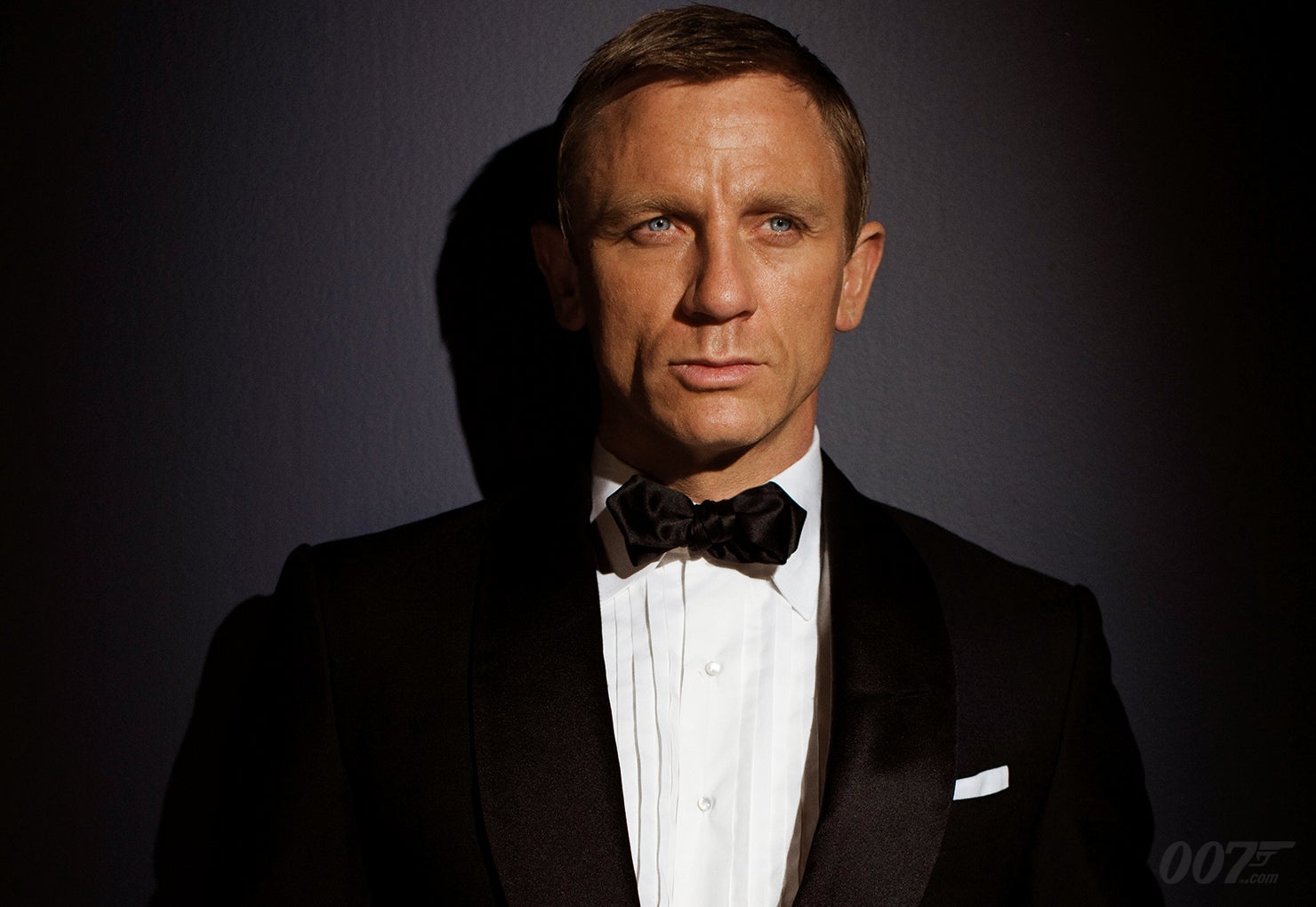 Daniel Craig Designs Aston Martin DBS | James Bond 007