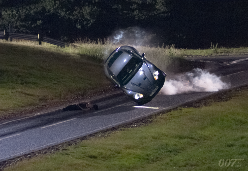 Focus Of The Week: CASINO ROYALE’s Aston Martin DBS flip