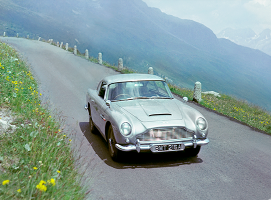 The DB5 reveals its gadgets