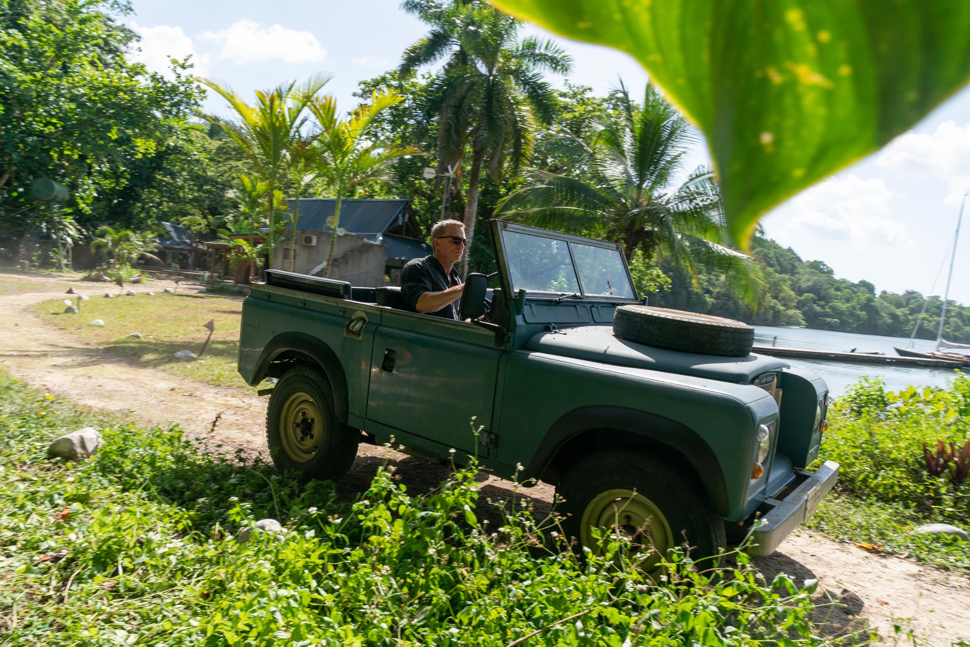 James-Bond-in-his-Land-Rover-Series-III-in-Jamaica.jpg