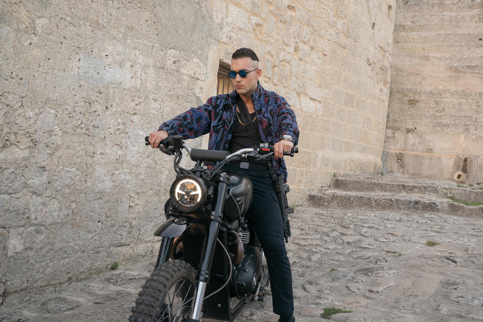 Primo-on-his-Triumph-Scrambler-1200-XE-in-Matera-Italy | James Bond 007