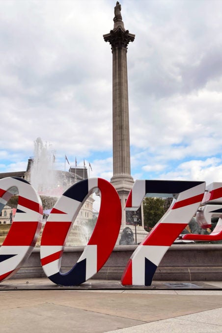 007 Sculpture In Trafalgar Square