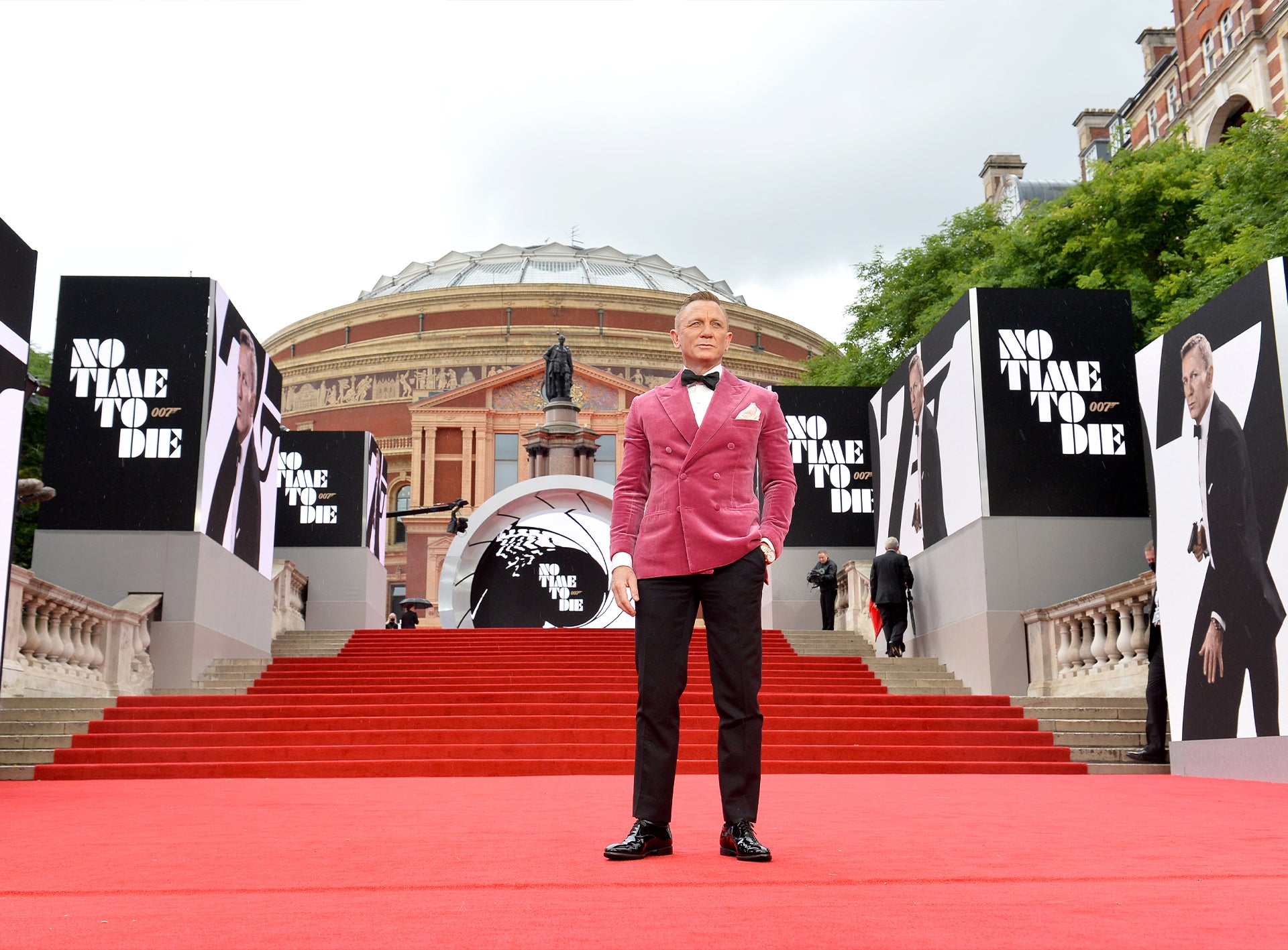 Ana-de-Armas-No-Time-To-Die-Royal-World-Movie-Premiere-Red-Carpet