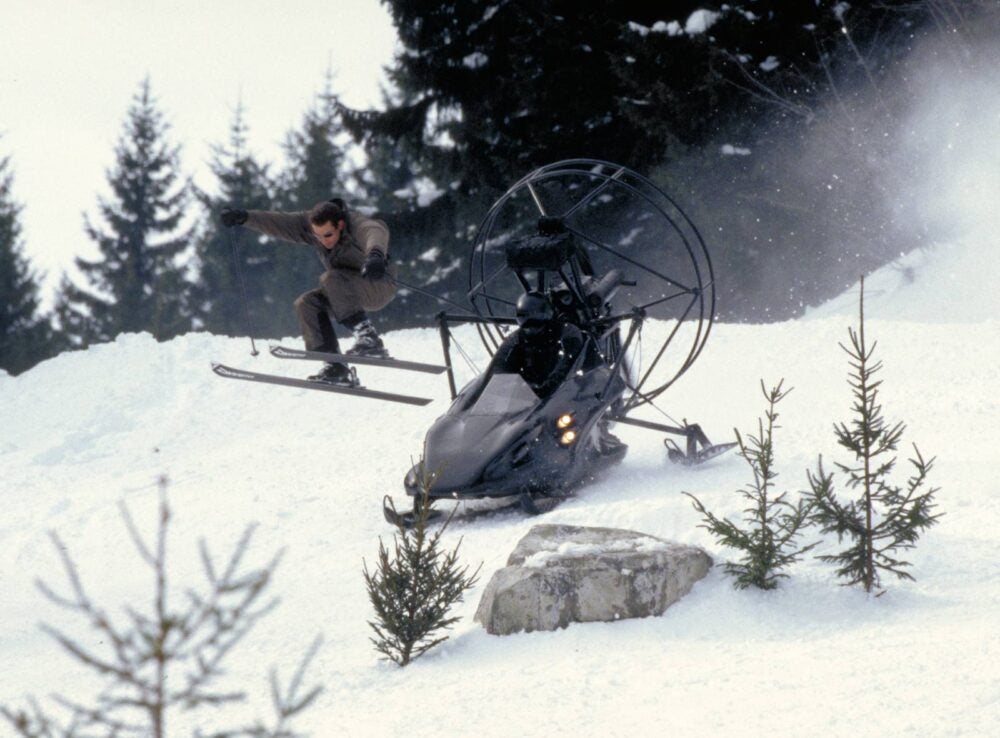 The Evolution of Visual Effects on 007 | James Bond 007