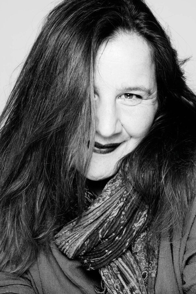 Emma Pill PT James Bond 007