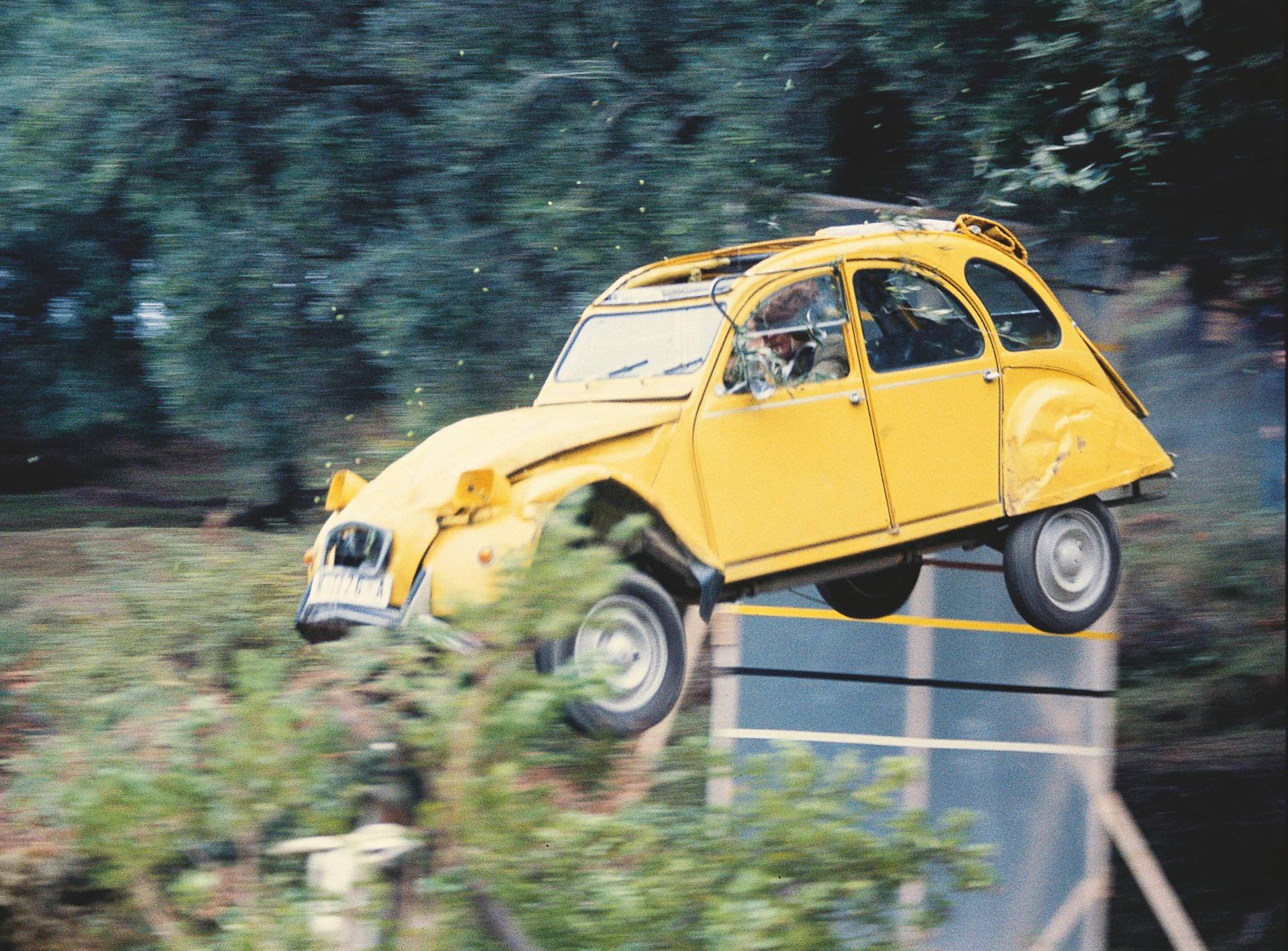 For Your Eyes Only Citroën 2CV Model Car Kit