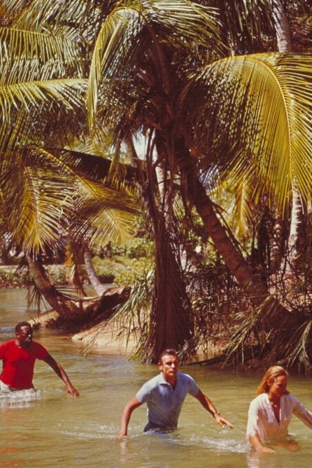 Race Across The World With 007