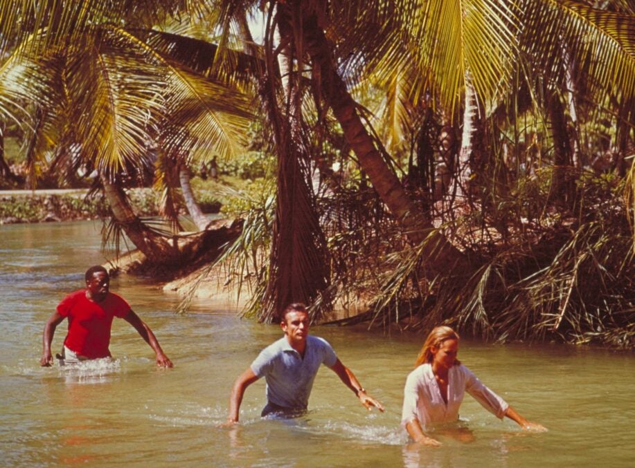 Race Across The World With 007